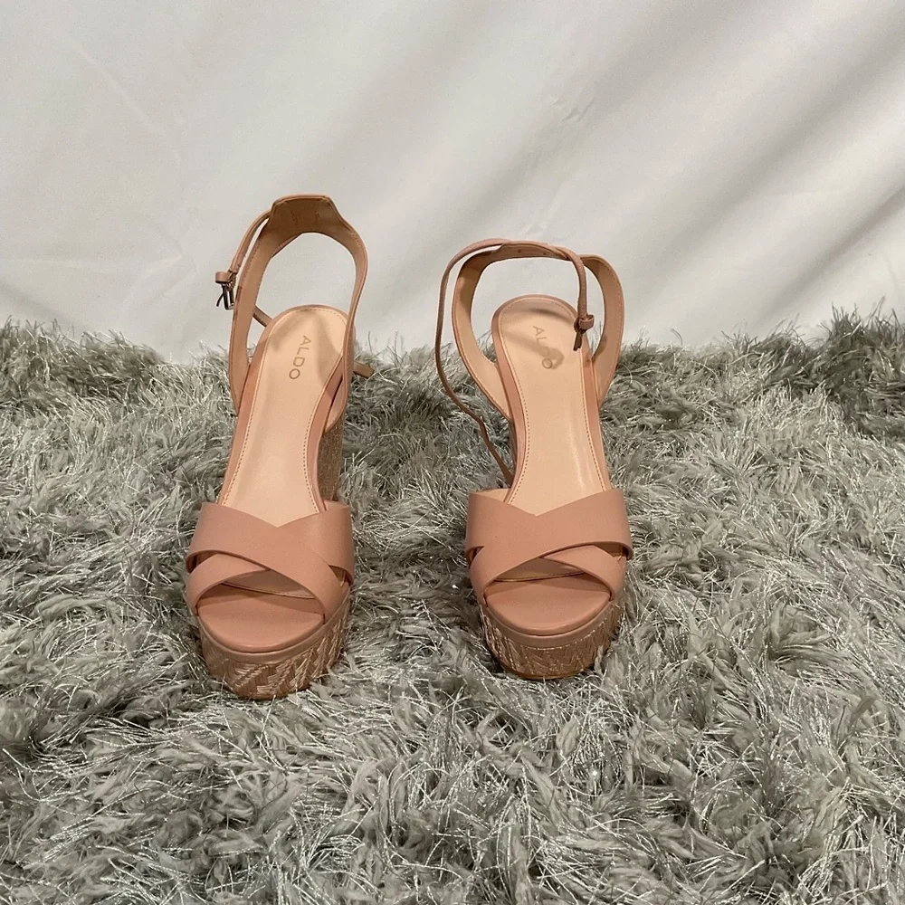 GUC ALDO Cross Strap Wedge Shoe With Textured Heel in Pink